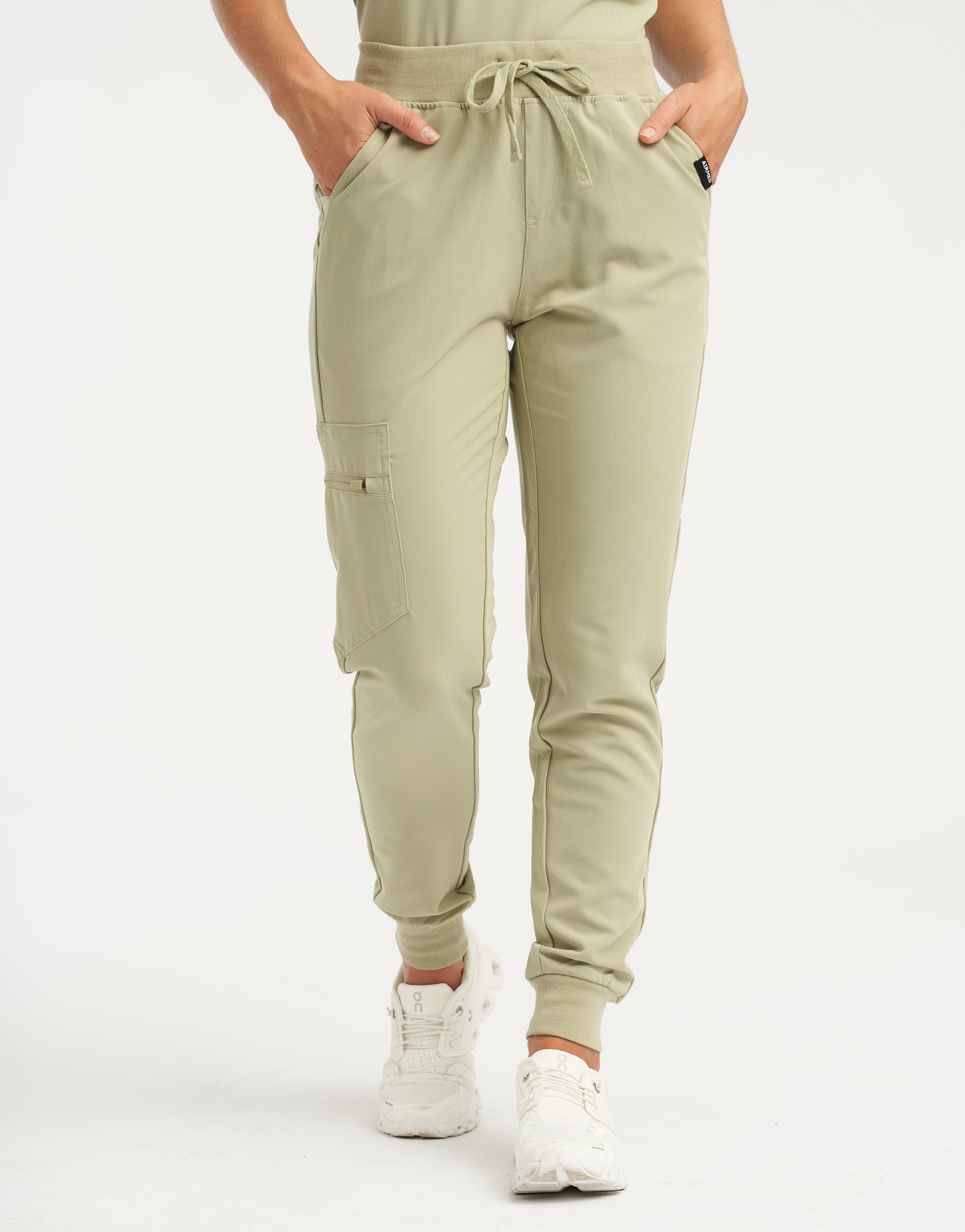 Essential Jogger Scrub Pants - Matcha