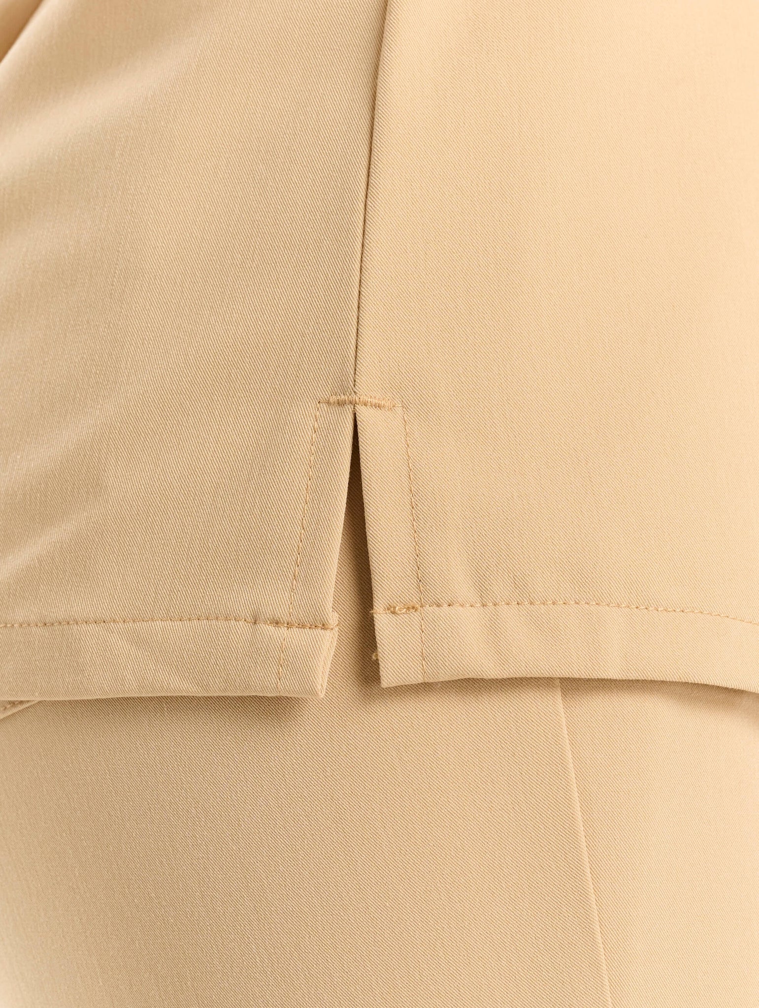 Essential One Pocket V Neck Scrub Top - Warm Sand