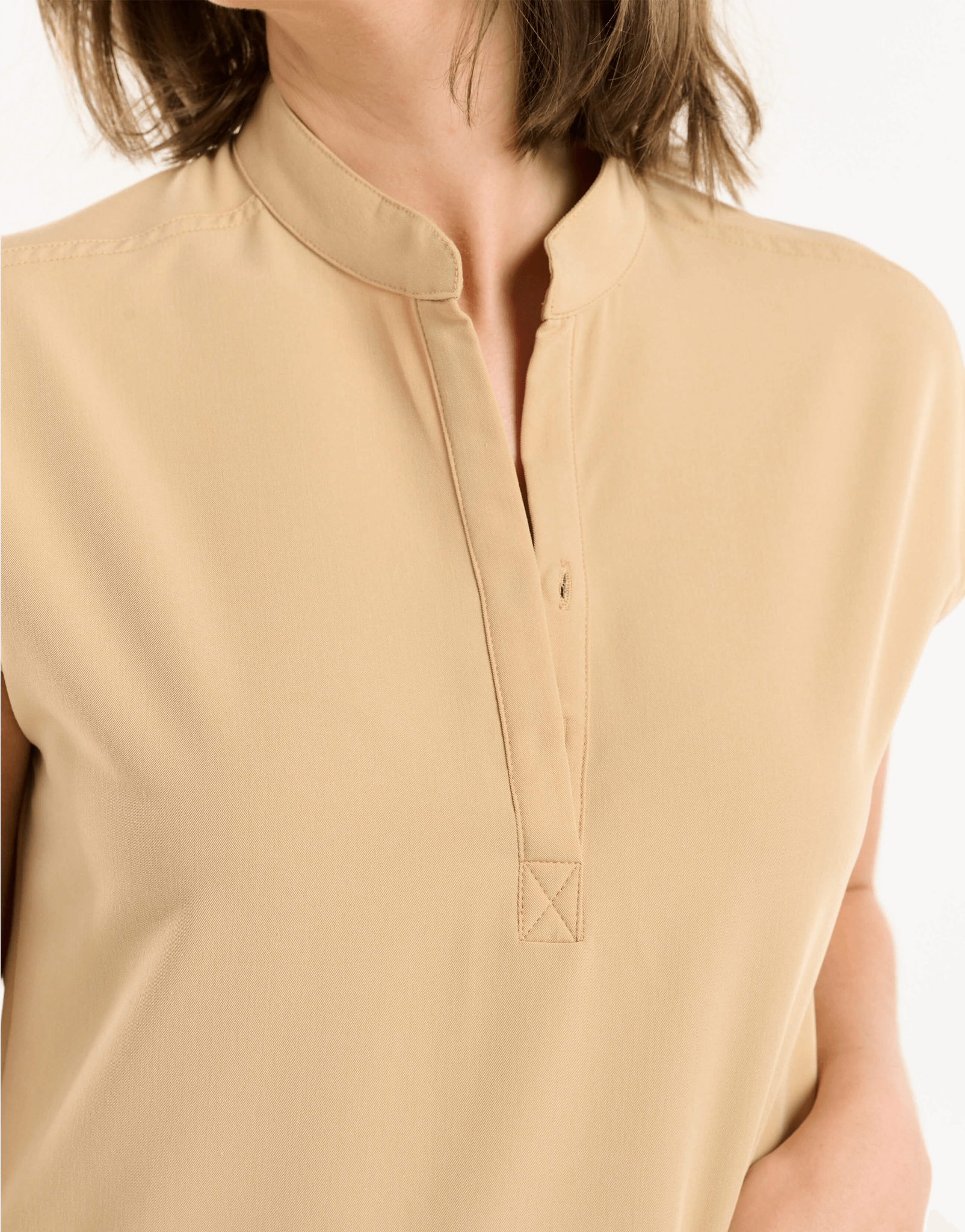 Apollo Scrub Top - Warm Sand